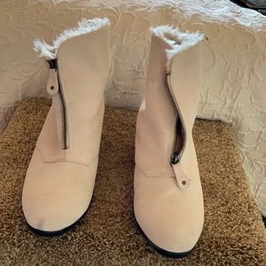 Size 11W fur lined ankle boots with front zipper.